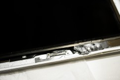 iPad 2觸控面板破裂 POWER開機鍵和音量鍵無法正常操作 WIFI無線網路訊號弱／不穩定